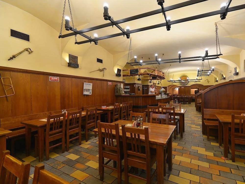 Otel U Medvidku-brewery Prag